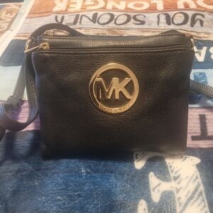 MICHAEL KORS LEATHER CROSSBODY BAG